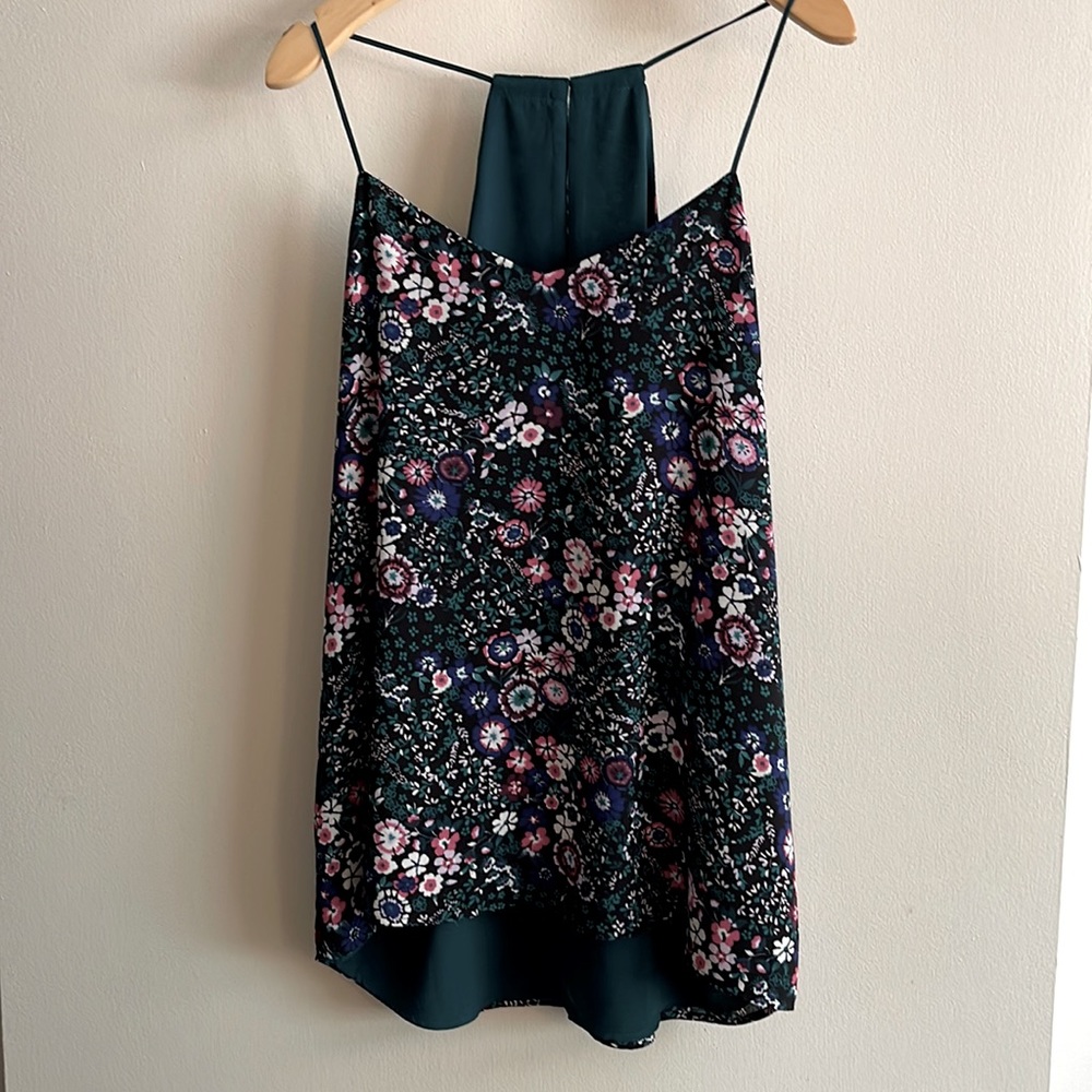 ✨2/15✨ Express floral Barcelona cami reversible tank. EUC. Size Med.